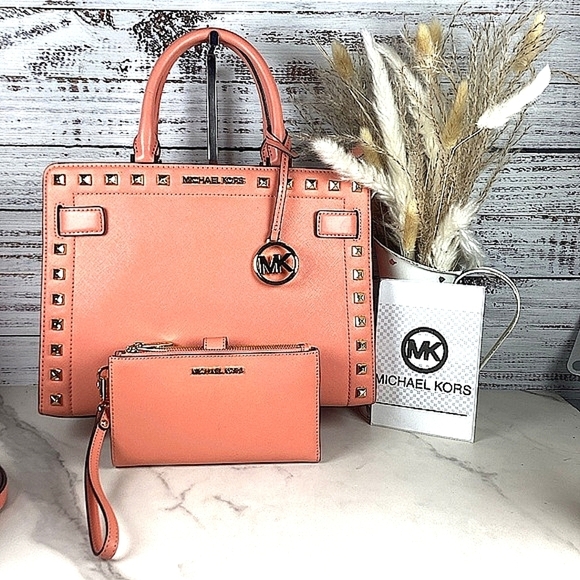 MICHAEL KORS CORAL PINK BAG WALLET CROSSBODY SET RAYNE STUDDED SAFFIANO LEATHER - Picture 2 of 16